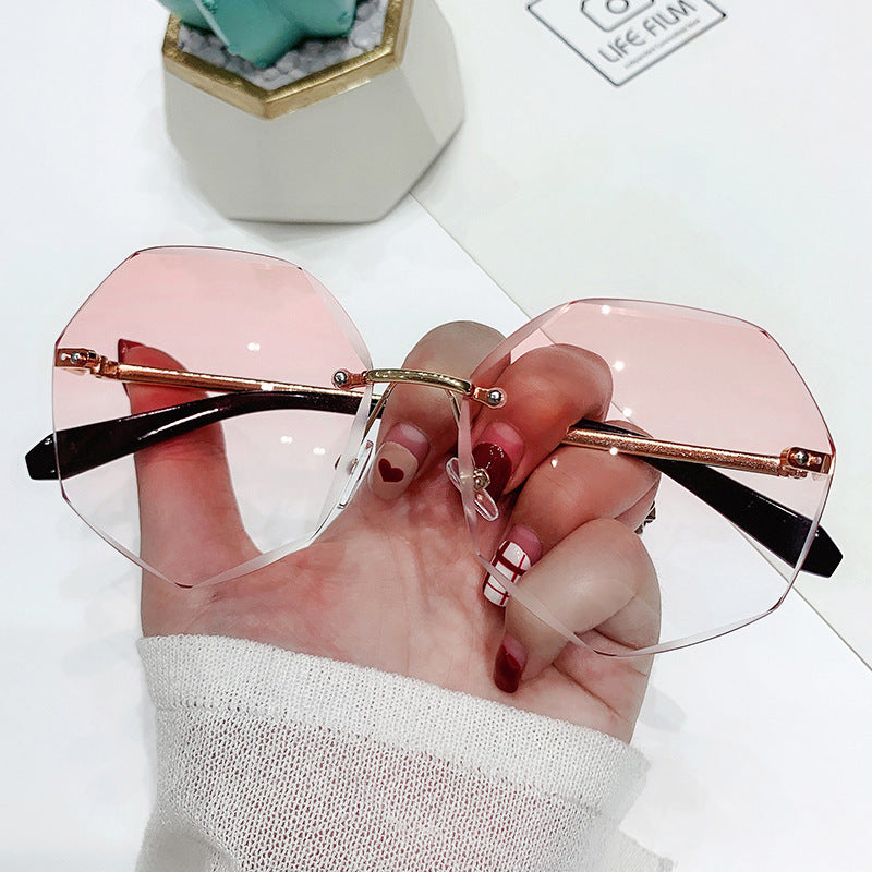 Cut-Edge Polygonal Ladies Sunglasses